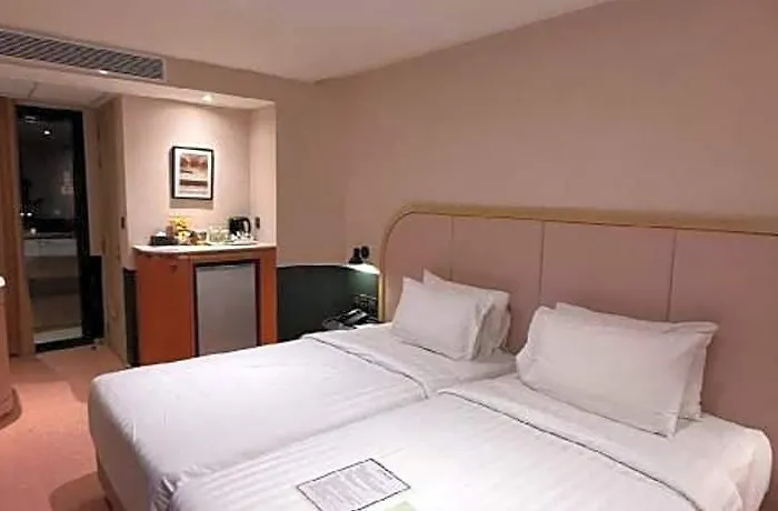 The Quarter Ratchathewi Hostel *